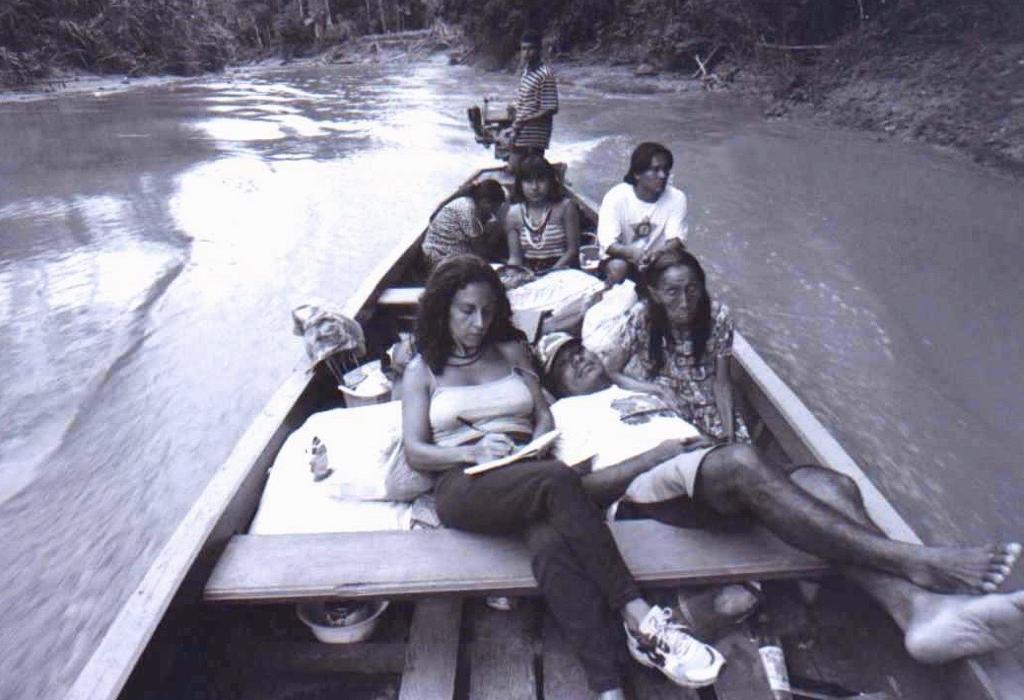 Amália on the Jordão River, on her way to the land of the Huni Kuin people, in 2000, in Acre. Photo: Joseane Daher